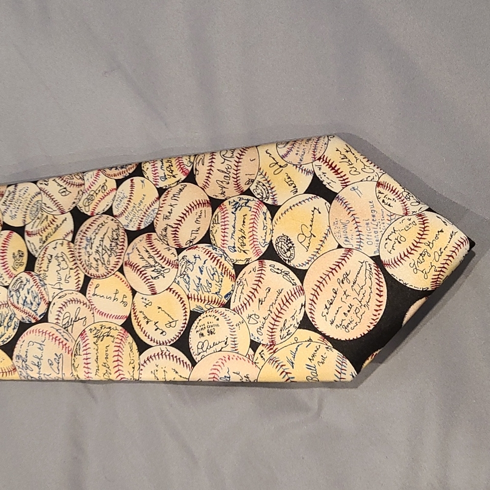 Signed Baseball Neck Tie - 1902-1939 Signatures